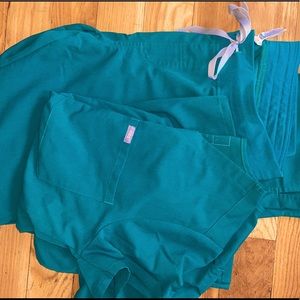 HUNTER GREEN figs large top, large tall bottom